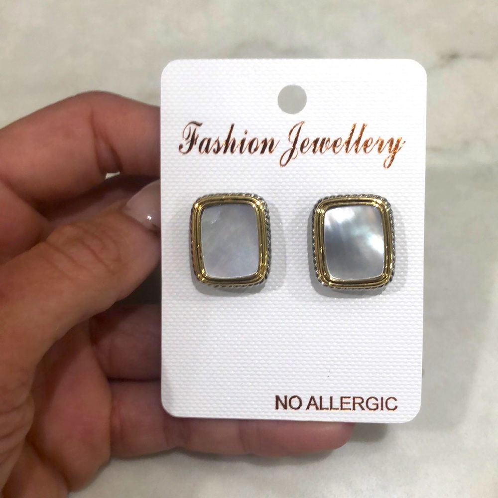 Mother of pearl inspired by D yurman clip back earrings BNWT two tone